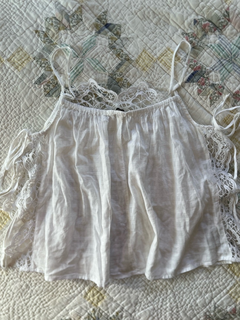 American Eagle Outfitters White Lace-Trim Camisole - Picture 2 of 4